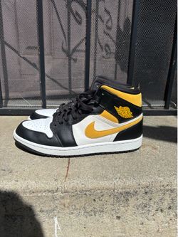 Air Jordan 1 Mid Black University Gold