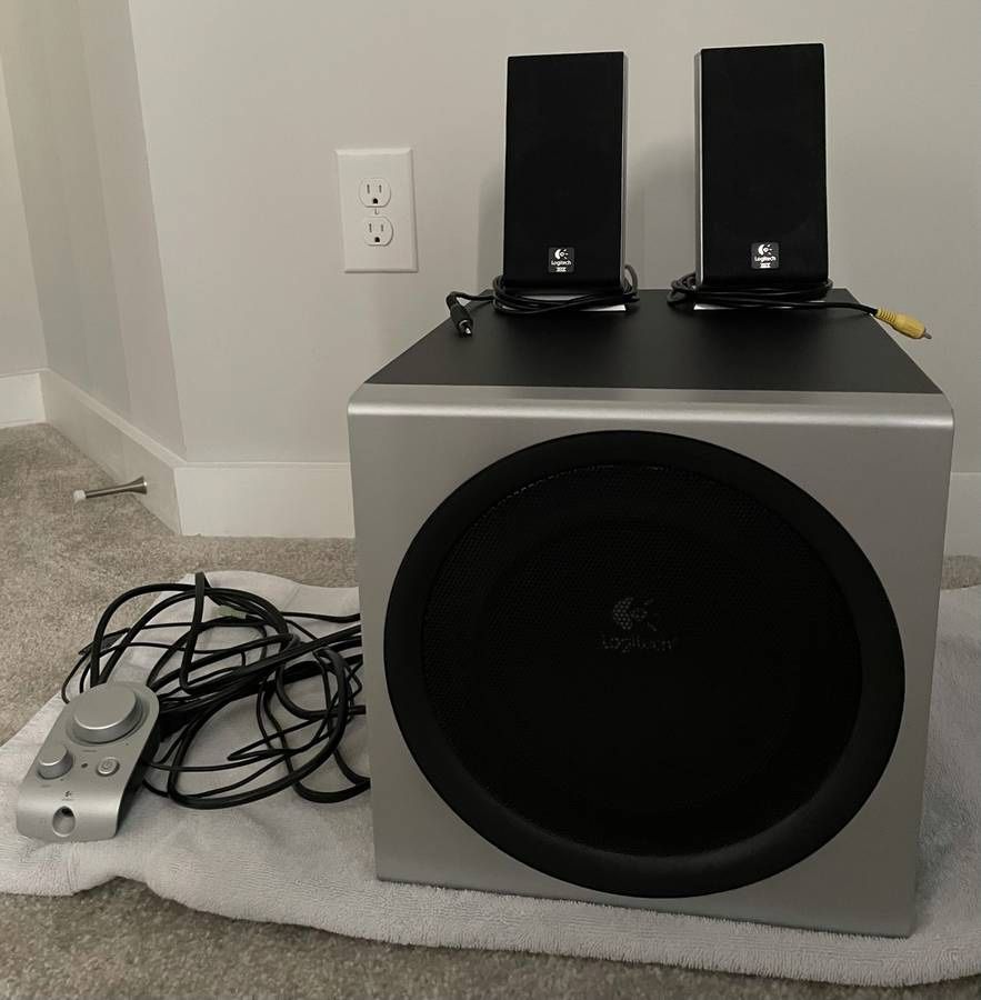 Logitech Z-2300 THX-Certified 2.1 Computer Speaker System With Subwoofer