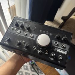 Mackie Big Knob Studio 3x2 Studio Monitor Controller and Interface
