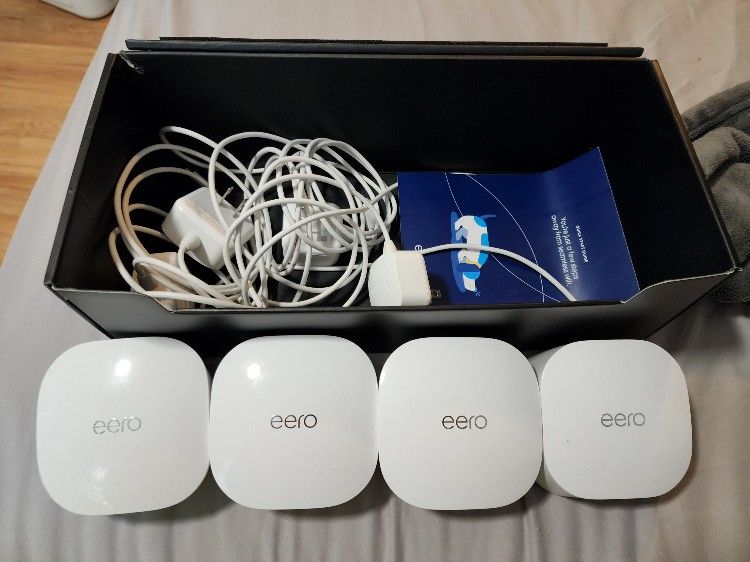 EERO WIFI 5 KIT 1 ROUTER 3 EXTENSIONS (1 WIFI 6 EXTENDER)