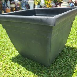 Large Plant Pot , Plastic 17x17 X 14H