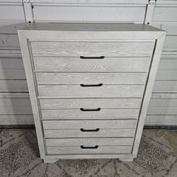 5-Drawer Dresser, Good Conditions 👍, White Color, Measurement: Wide 40" × Deep 17" × Height 54"