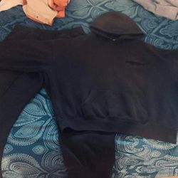 Black Sweatsuit Outfit Essentials 