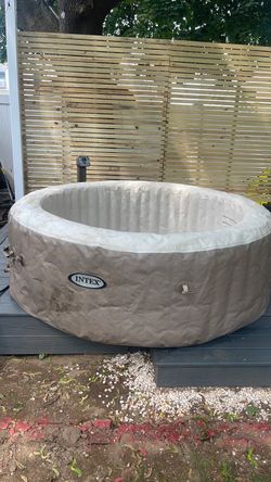 INTEX 4 person hot tub