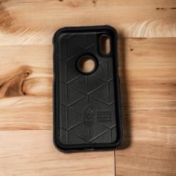 QUALITY PHONE CASE (GREAT CONDITION, MINOR WEAR)