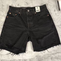 New with tags Levi’s 501 Mid Thigh Shorts From Aritzia