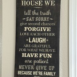 In This House We” Family Values Wall Sign – Rustic Home Décor