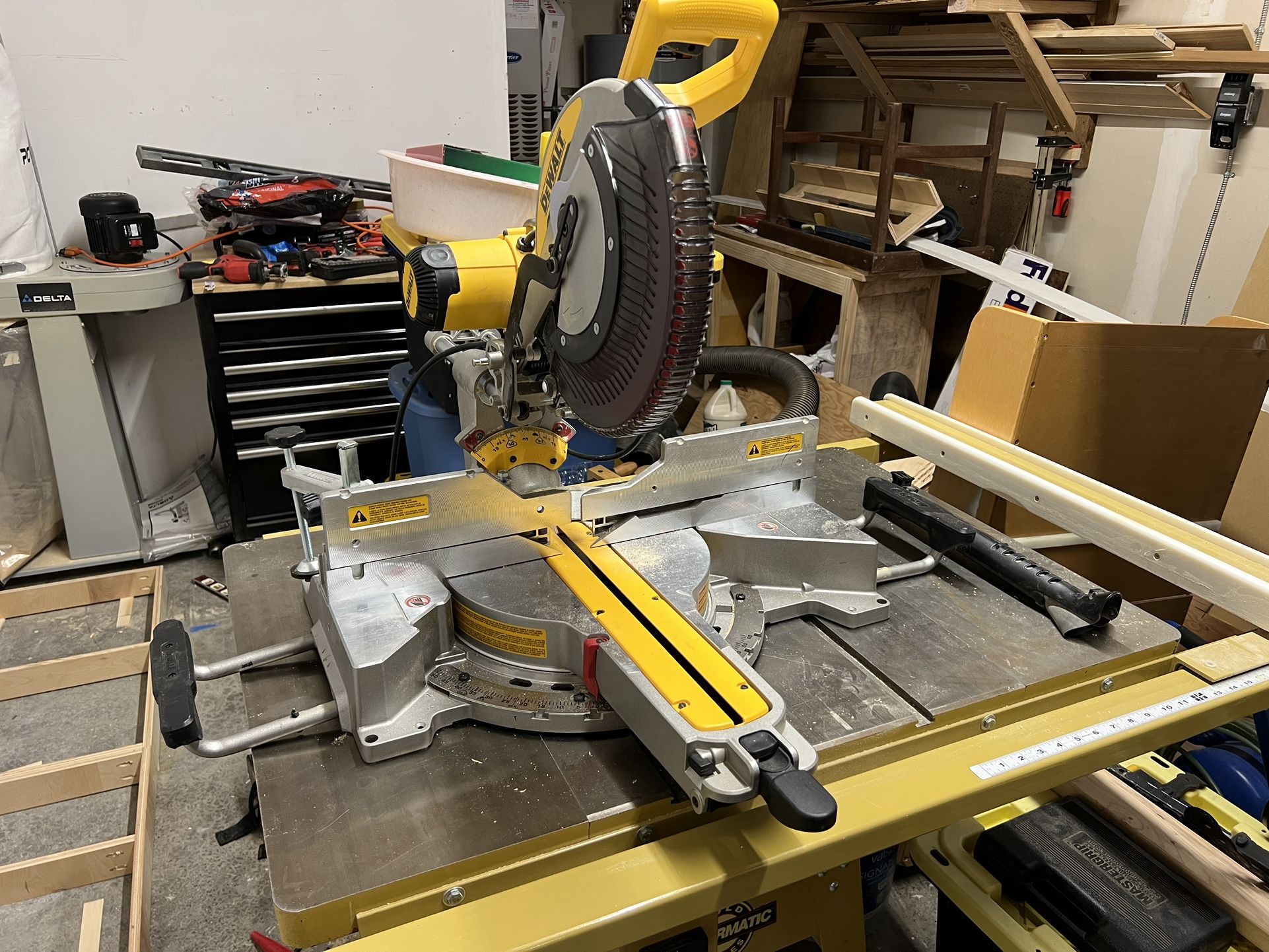 DeWalt Compound Miter Saw for Sale in Port Orchard, WA - OfferUp