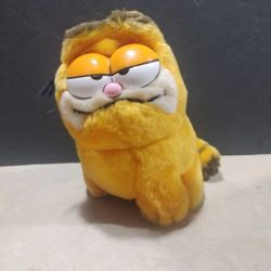 Garfield Plush 🧸 Stuffed Animal.  ( Plush Box )