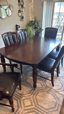 6 Chair Dining Room table