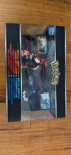 Pokémon Primal Groudon vs Primal Kyogre Figure Set