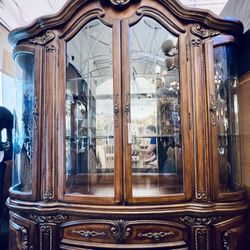 AICO By Michael Amini BELLA VENETO China Hutch