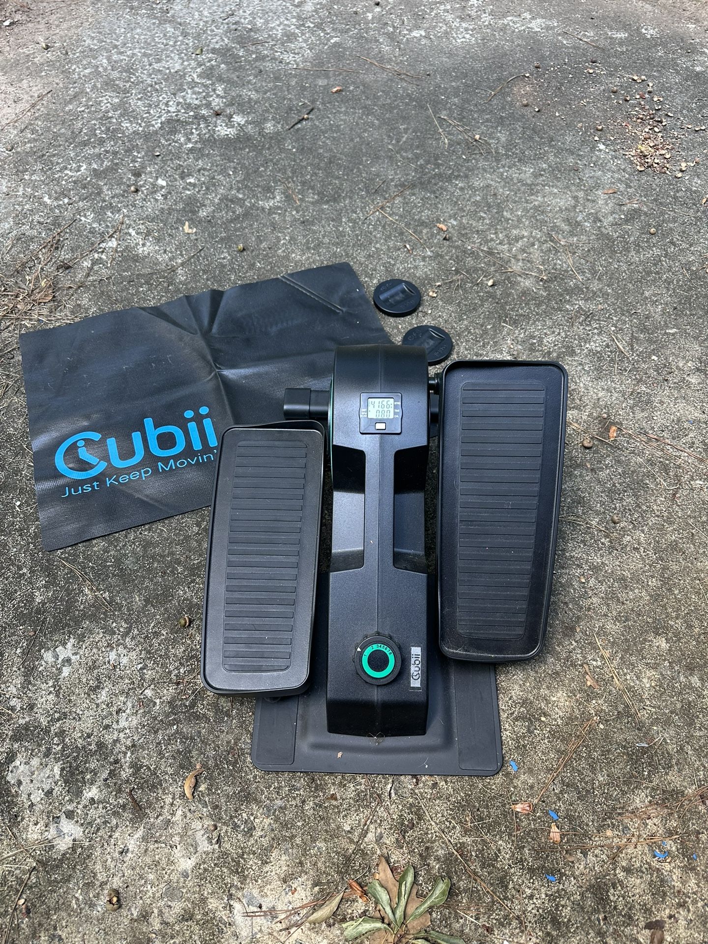 Cubii Go seated elliptical