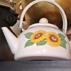 Vintage Sunflower Tea Kettle 