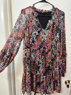 Women’s Vince camuto Xs dress fits like a small