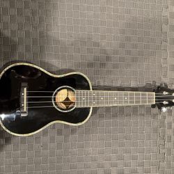 Mitchell MU-75BK Concert Ukulele – Gloss Black w/ Abalone Trim And Case