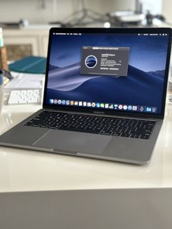2017 Apple MacBook Pro 13’ i5 8GB Ram