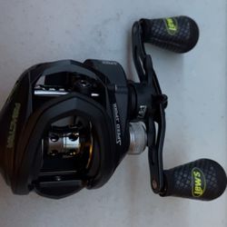 Lews Reactor Baitcaster for Sale in Palmdale, CA - OfferUp