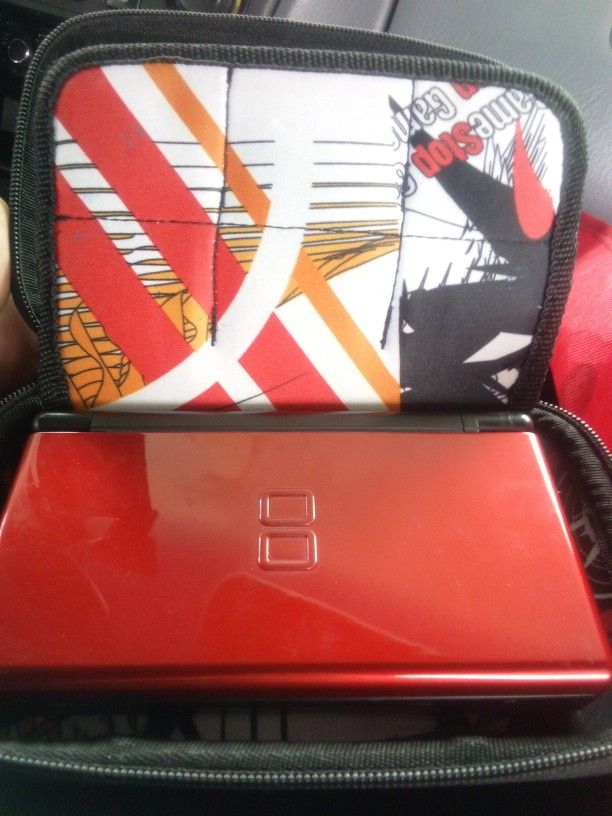 Nintendo DS Light  Red And Black