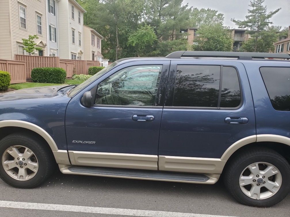 2005 Ford Explorer