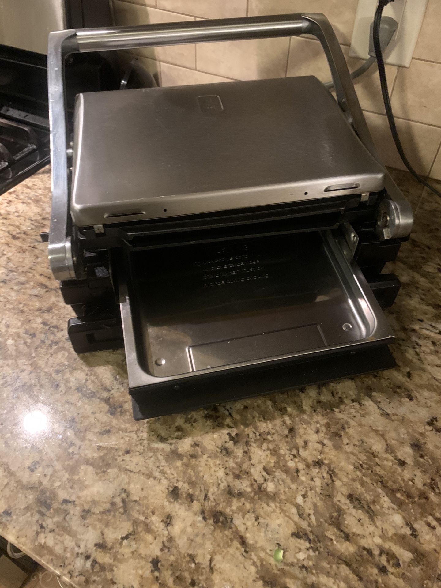 Electric grill