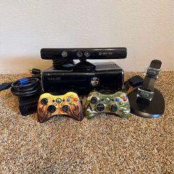 Xbox 360 Slim 250G (Will Not Separate the Set) with 2 Wireless Controllers and Kinect