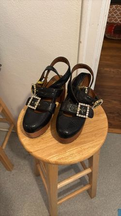 Designer Strappy Rinestone Shoes