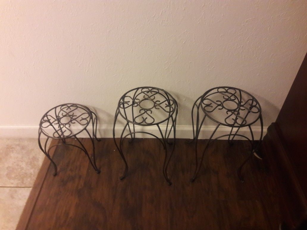 plant stand $20 for all