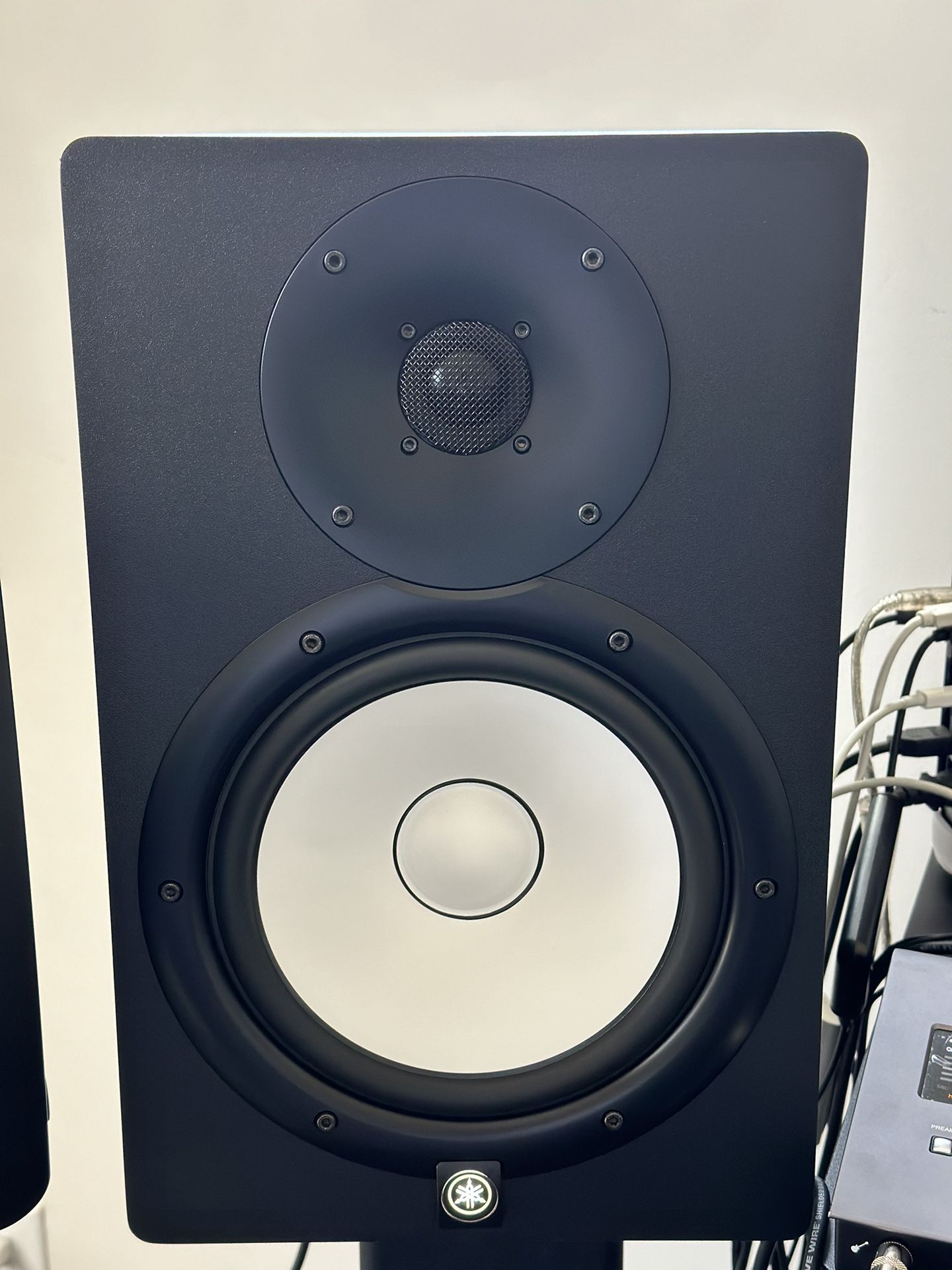 Yamaha HS8 Powered Studio Monitors