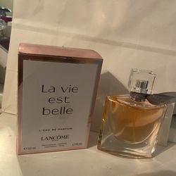 Lancôme. Le Vie Est Belle.  Eau. De Parfum. 1.7. 