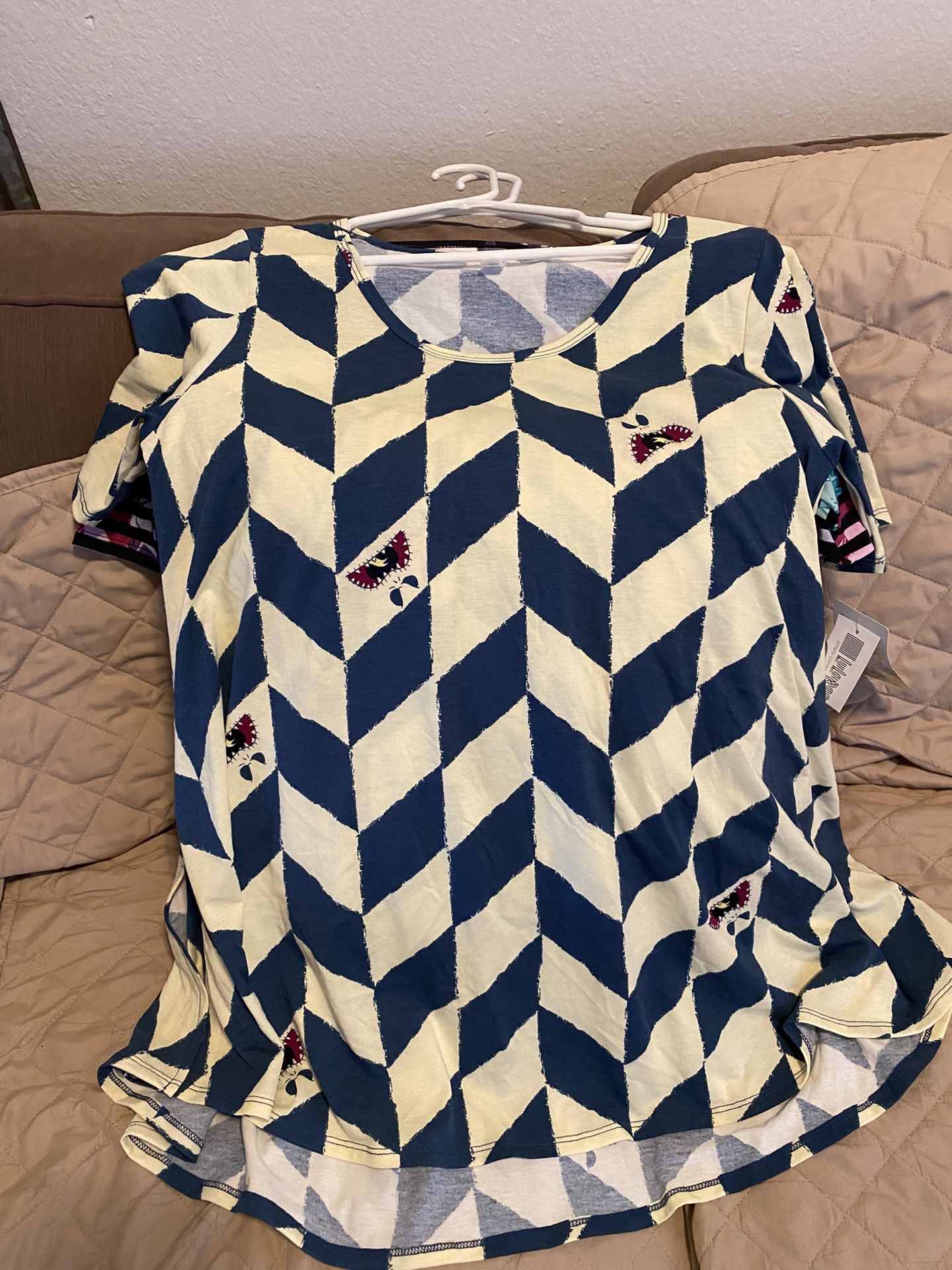 Small  LULAROE Perfect T – S Disney