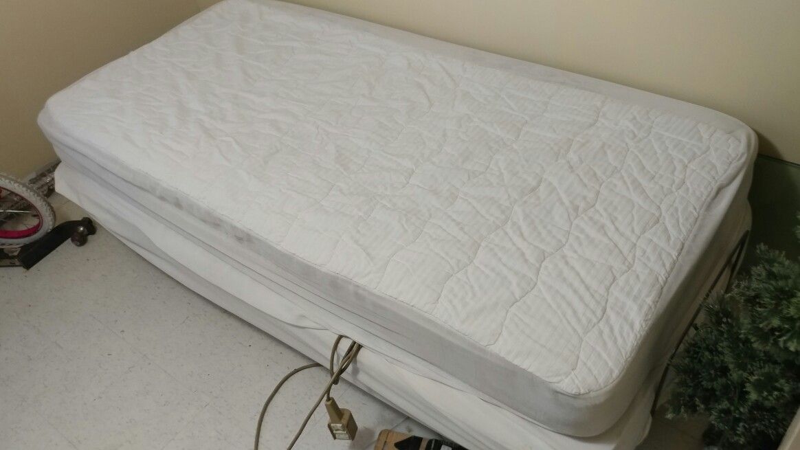Craftmatic Adjustable bed for Sale in Queens, NY OfferUp