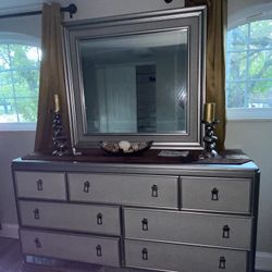 Queen Size Bedroom Set For Sale