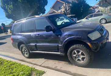 2003 Mitsubishi Montero