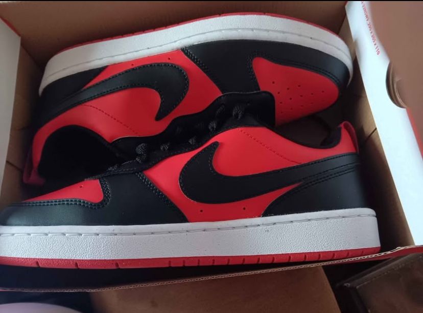 Nike 7 Y red black and white shoes