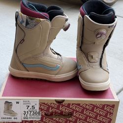 Vans Female Snowboard Boots Sz 7.5