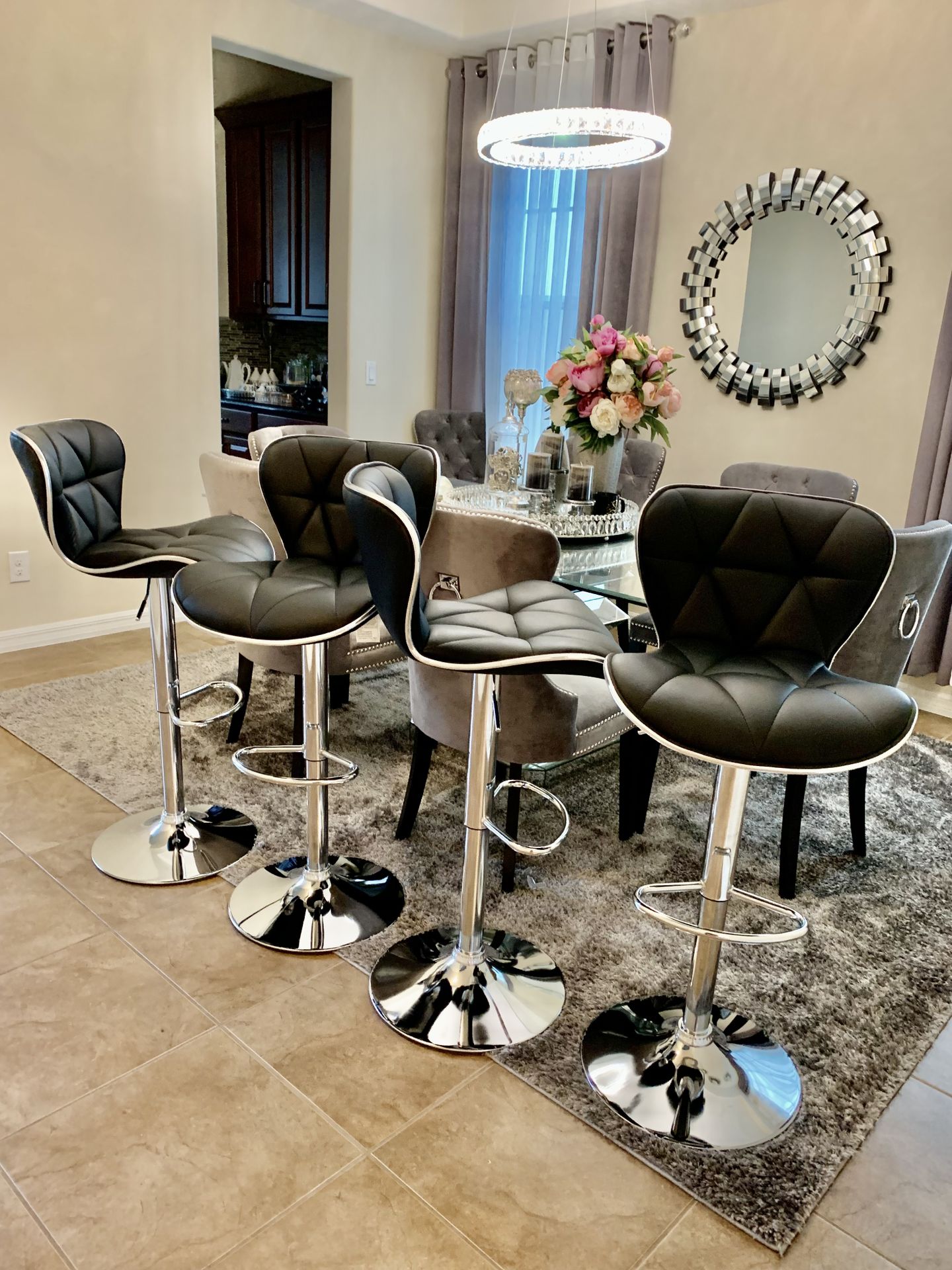 π₯ Modern Shell Bar Stools β Brand New! π₯ β¨ Black Adjustable, 360Β° Swivel β $69 Each β¨