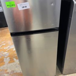 Vissani MDFF7SS 7.1 cu. ft. Top Freezer Refrigerator