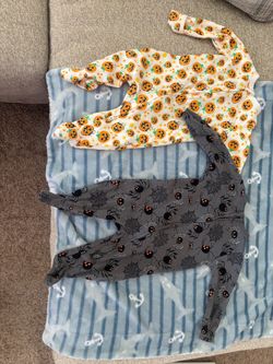 Bundle Old Navy Baby Halloween Pumpkin Zip Sleeper 3-6M