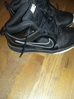 Size boys 6.5 nikes