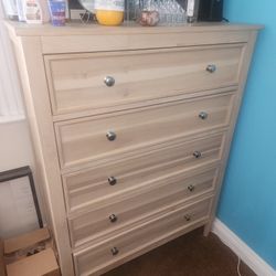 Full Size Bed And 5 Drawer Chest