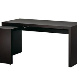IKEA Malm Desk with Pull Out Panel (Cash Only)
