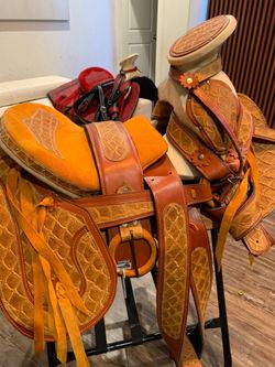 Monturas /// Horse Saddles