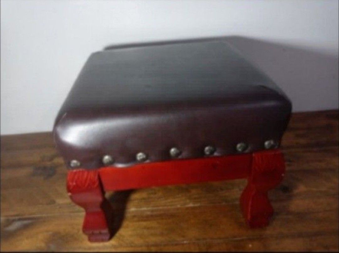 FAUX LEATHER SQUARE FOOTSTOOL 11.5" / 10.5" H
