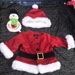 Unisex Santa outfit w/ soft rattle