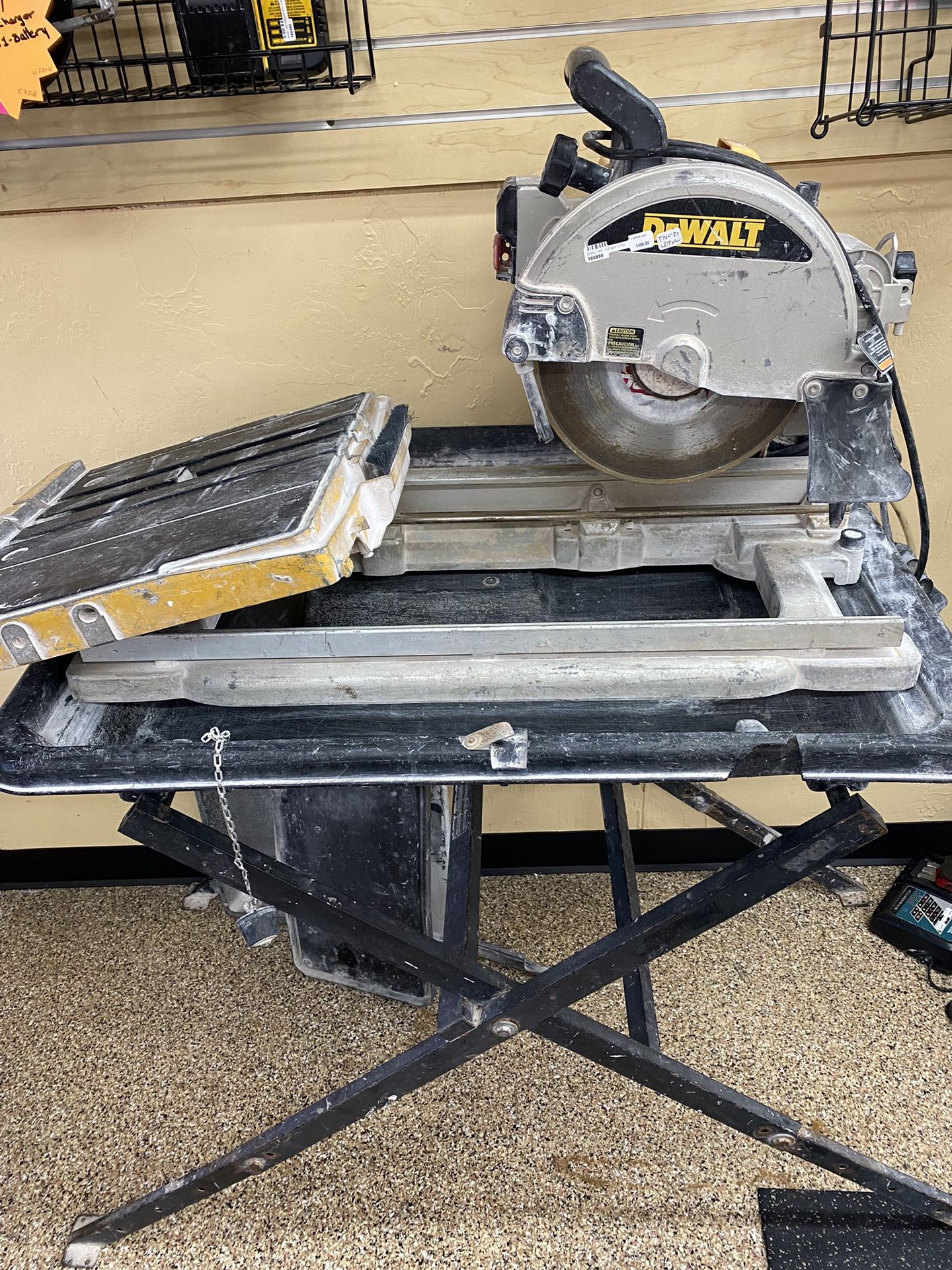 Dewalt 10in Wet Tile Saw 