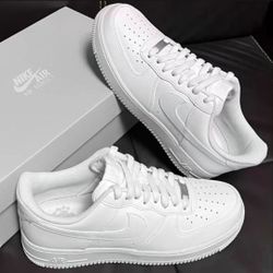 NIKES AF1