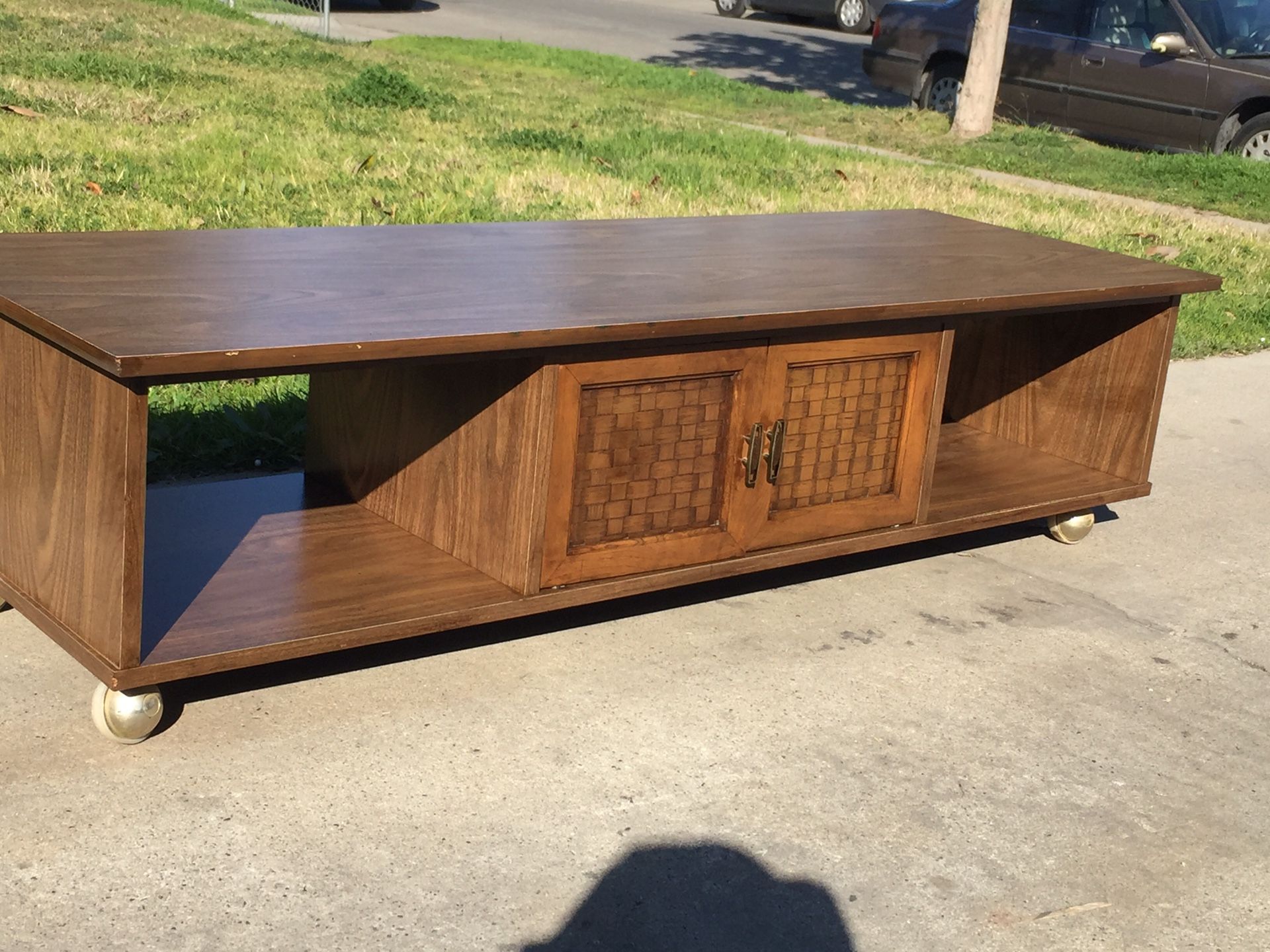 Coffee table in very good condition.