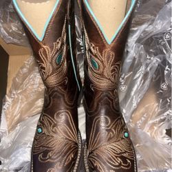 Ariat Women's Boots Size 6