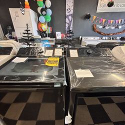 LG 4.8 Cu. Ft Washer And Gas Dryer in Platinum Black